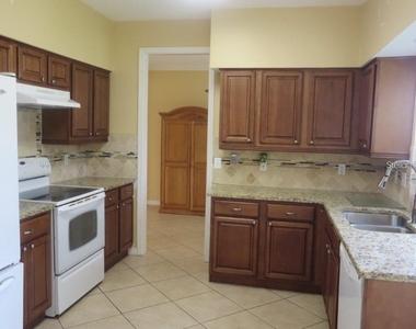 3537 Moss Pointe Place - Photo Thumbnail 10