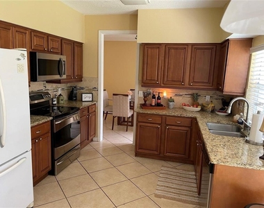 3537 Moss Pointe Place - Photo Thumbnail 6