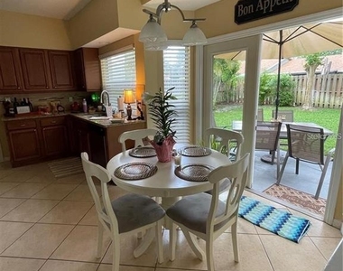 3537 Moss Pointe Place - Photo Thumbnail 7