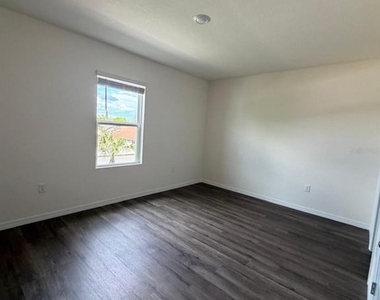 2312 Gifford Drive - Photo Thumbnail 4