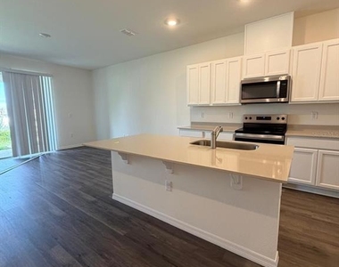 2312 Gifford Drive - Photo Thumbnail 2