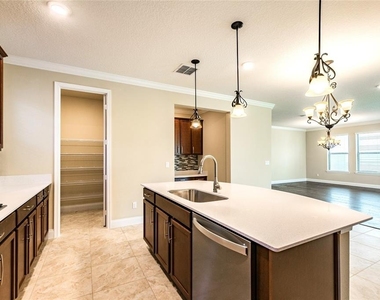 8278 Procida Isle Lane - Photo Thumbnail 25