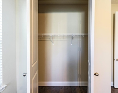 8278 Procida Isle Lane - Photo Thumbnail 32