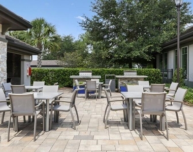 11128 Grande Pines Circle - Photo Thumbnail 16