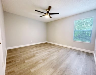 5124 Conroy Road - Photo Thumbnail 14