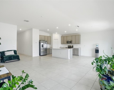 740 Trotters Drive - Photo Thumbnail 6