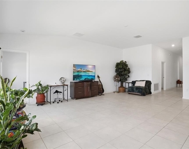 740 Trotters Drive - Photo Thumbnail 8