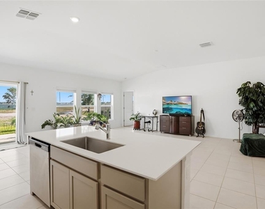 740 Trotters Drive - Photo Thumbnail 7