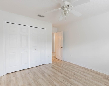 615 Juniper Way - Photo Thumbnail 8
