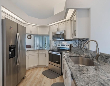 615 Juniper Way - Photo Thumbnail 2