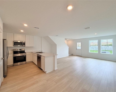 842 Lynx Street - Photo Thumbnail 4