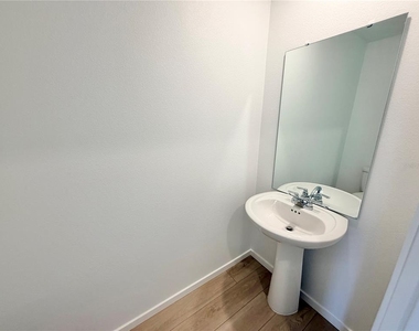 842 Lynx Street - Photo Thumbnail 10