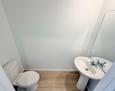 842 Lynx Street - Photo Thumbnail 9