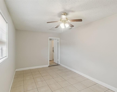 2853 Sanford Avenue - Photo Thumbnail 7