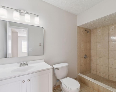 2853 Sanford Avenue - Photo Thumbnail 9