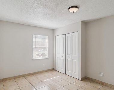 2853 Sanford Avenue - Photo Thumbnail 8