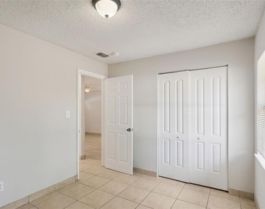 2853 Sanford Avenue - Photo Thumbnail 5
