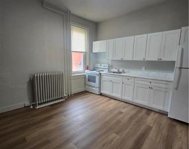 16 E Main Street - Photo Thumbnail 2