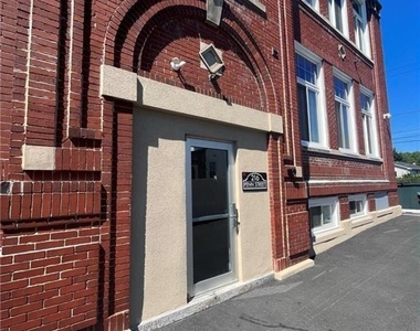 216 Penn Street - Photo Thumbnail 8