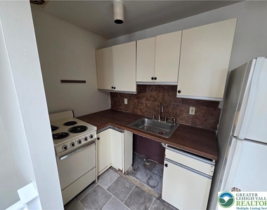 241 9th Street - Photo Thumbnail 1