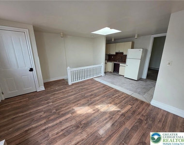 241 9th Street - Photo Thumbnail 2