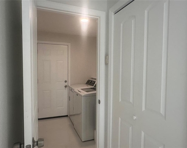 230 Annapolis Lane - Photo Thumbnail 9