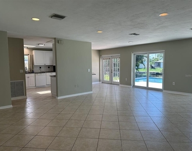 835 Conreid Drive Ne - Photo Thumbnail 6