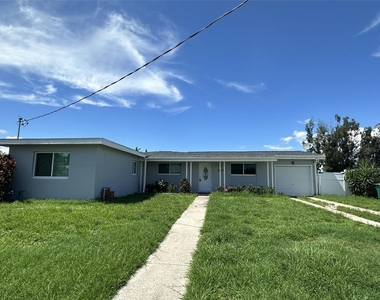 835 Conreid Drive Ne - Photo Thumbnail 3