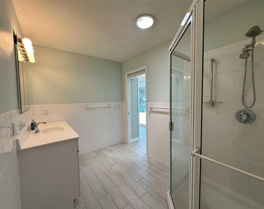 835 Conreid Drive Ne - Photo Thumbnail 9