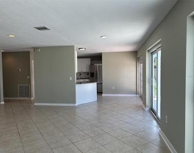835 Conreid Drive Ne - Photo Thumbnail 7