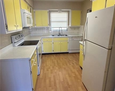 339 Pine Tree Road - Photo Thumbnail 7