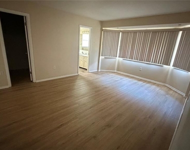 339 Pine Tree Road - Photo Thumbnail 13