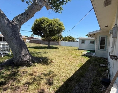 339 Pine Tree Road - Photo Thumbnail 20