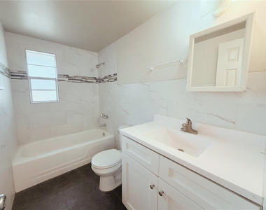 5305 Oakwood Court - Photo Thumbnail 8