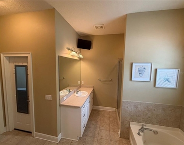 16747 Nw 167th Place - Photo Thumbnail 8