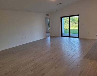 6305 Shaw Street - Photo Thumbnail 7