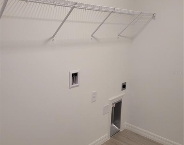 6305 Shaw Street - Photo Thumbnail 20
