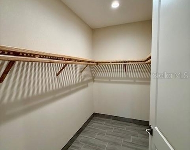 37 Gimli Street - Photo Thumbnail 8