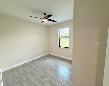 37 Gimli Street - Photo Thumbnail 15