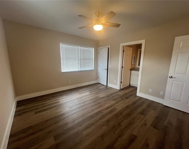 2472 Picnic Street - Photo Thumbnail 10