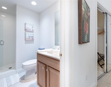 3313 Sunset Key Circle - Photo Thumbnail 7