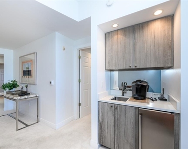 3313 Sunset Key Circle - Photo Thumbnail 24