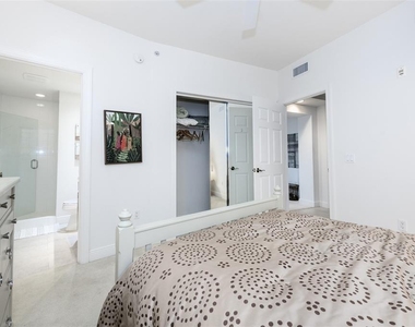 3313 Sunset Key Circle - Photo Thumbnail 8