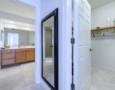 3313 Sunset Key Circle - Photo Thumbnail 48