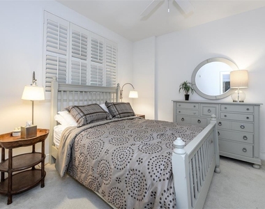 3313 Sunset Key Circle - Photo Thumbnail 4