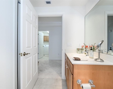 3313 Sunset Key Circle - Photo Thumbnail 15