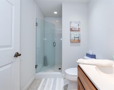 3313 Sunset Key Circle - Photo Thumbnail 8