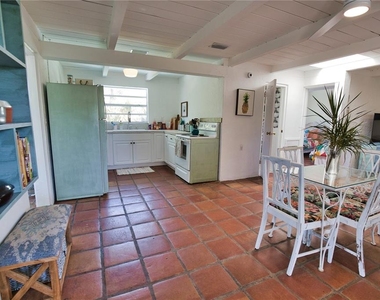 650 Edwards Street - Photo Thumbnail 6