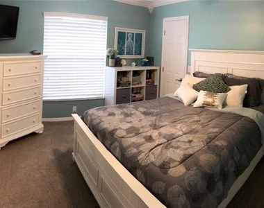 6401 Shoal Creek Street Circle - Photo Thumbnail 12