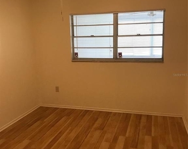 2916 24th Street W - Photo Thumbnail 4